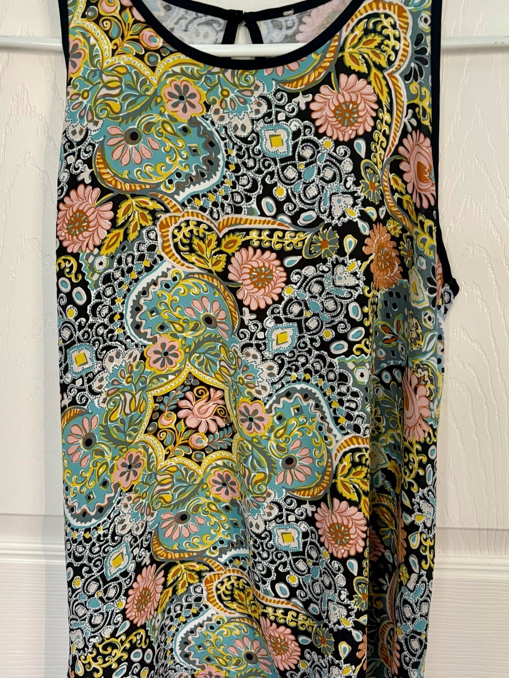 Women’s Black Floral Paisley Sleeveless Top - Multicolor